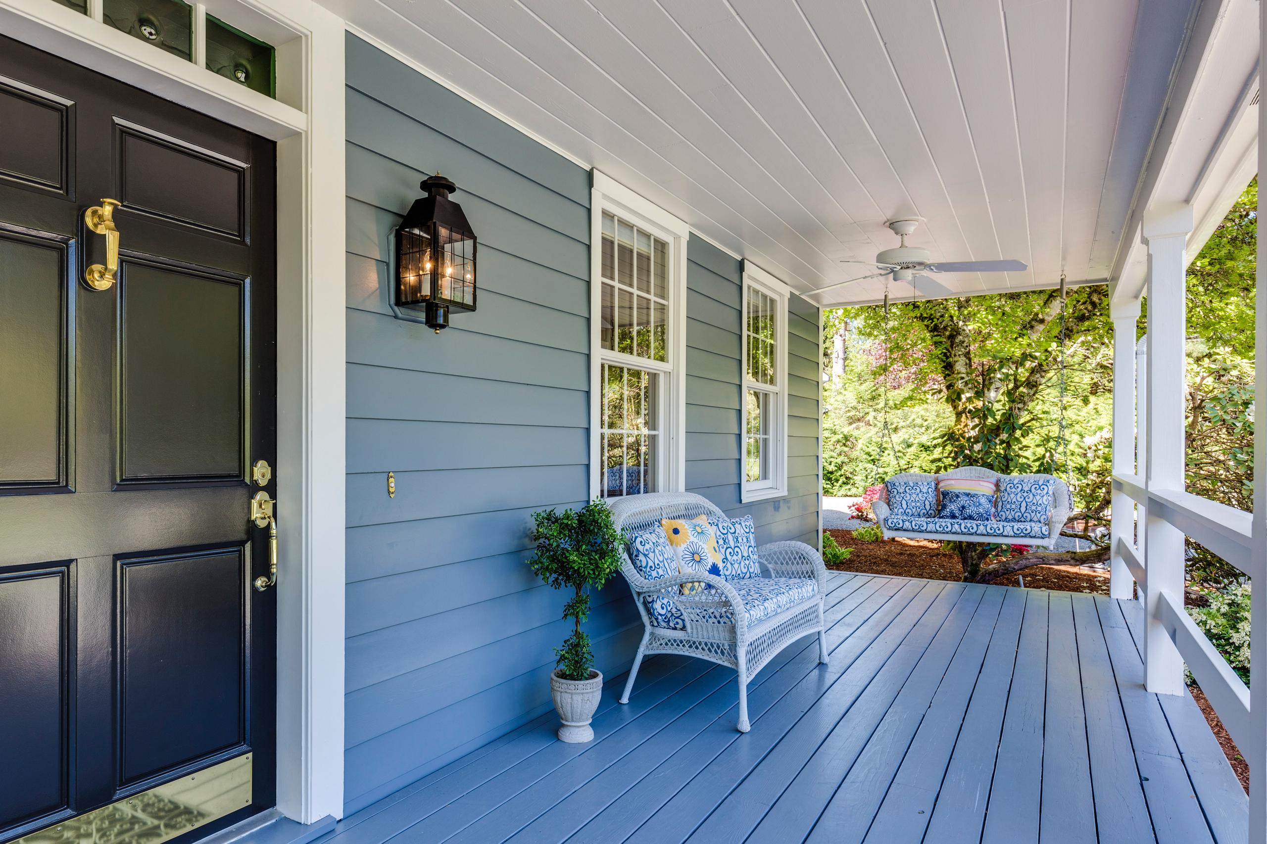 Victoria Real Estate Lifestyle Photo 01